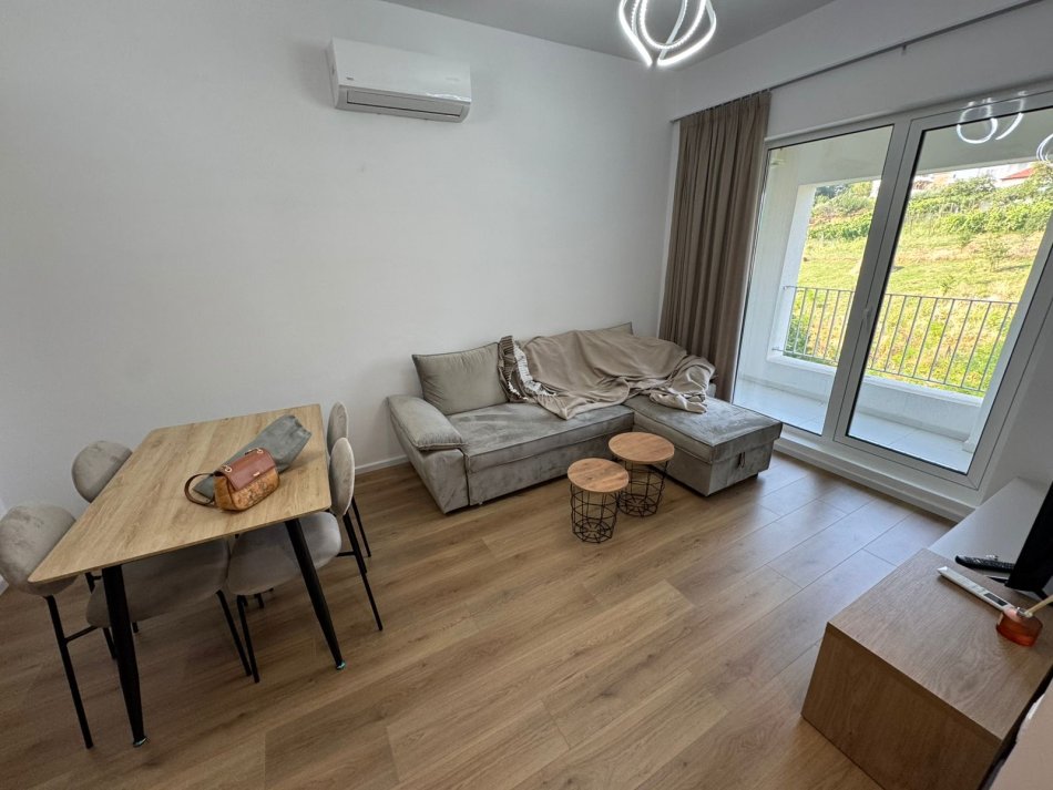 Tirane, jepet me qera apartament 1+1 Kati 7, 56 m² 400 € (Kompleksi Kaimi)