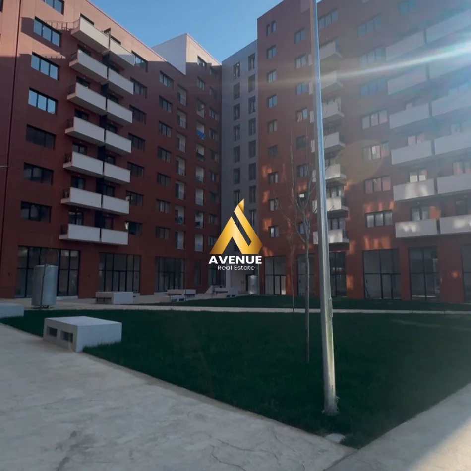 Tirane, jepet me qera ambjent biznesi , (Rruga Sokrat Miho)