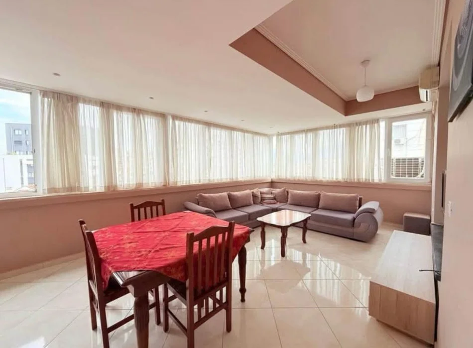 Tirane, shitet 2+1+Ballkon Kati 4, 98 m² 190.000 € (Ish parku)