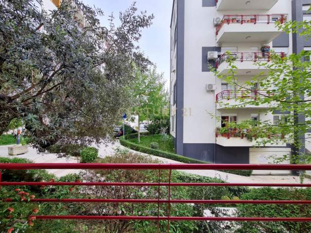 Tirane, jepet me qera apartament 2+1+A+BLK Kati 2, 150 m² 850 Euro (Liqeni i Thate)