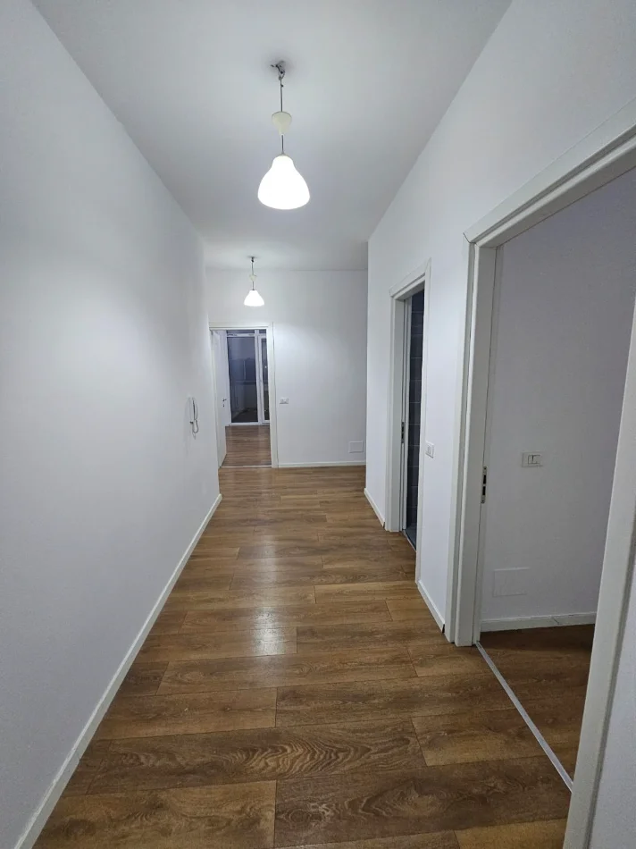 Tirane, jepet me qera apartament 2+1+Aneks+Ballkon , 152 m² 1.400 € (Komuna e Parisit)