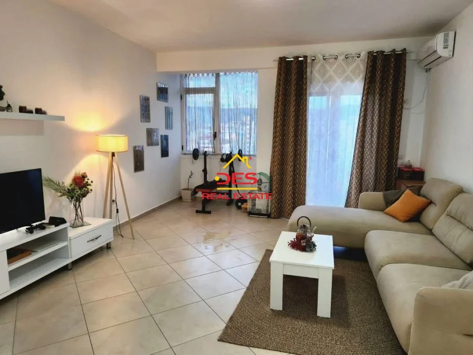 Shqiperi, shitet apartament 1+1+Ballkon Kati 9, 84 m² 125.000 € (Rr Hasan Kushta)