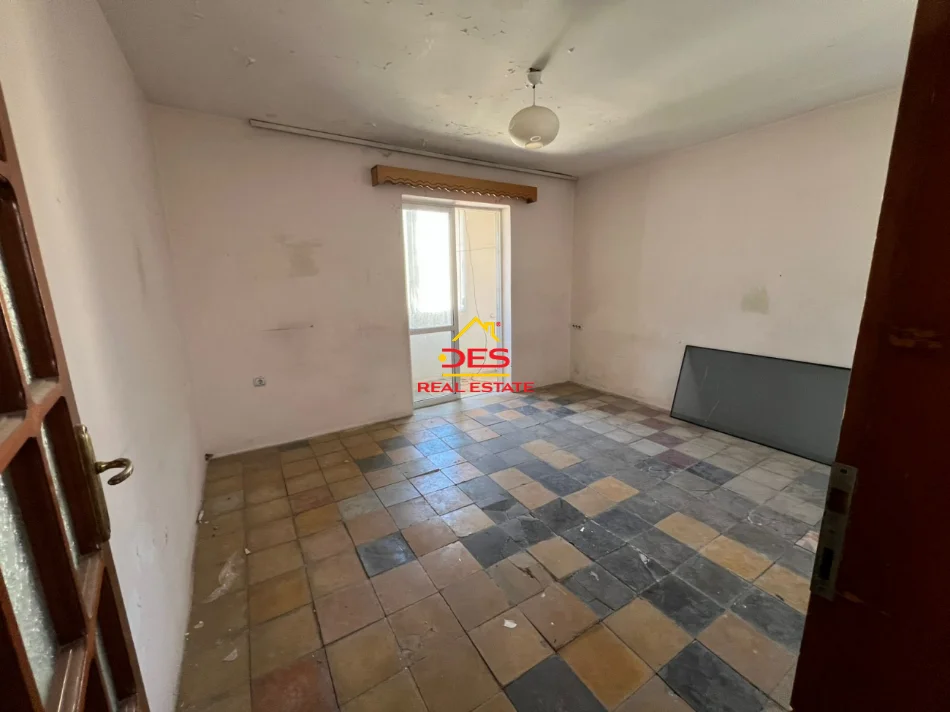 Vlore, shitet apartament 1+1+Ballkon Kati 4, 58 m² 64.000 € (Rruga Misto Mele)
