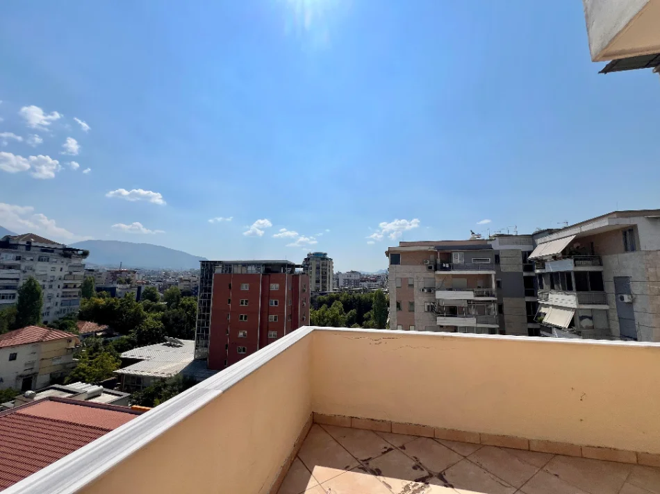Tirane, jepet me qera apartament 1+1+Ballkon Kati 6, 128 m² 550 € (Tefta tashko koco)