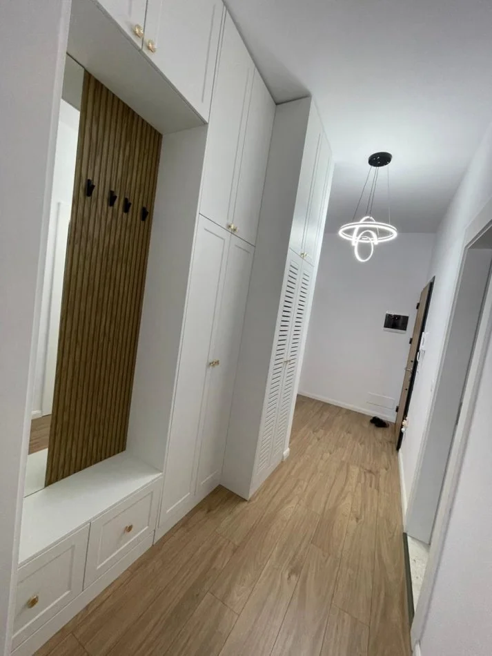 Tirane, jepet me qera apartament 2+1+Ballkon Kati 2, 100 m² 800 € (selit)