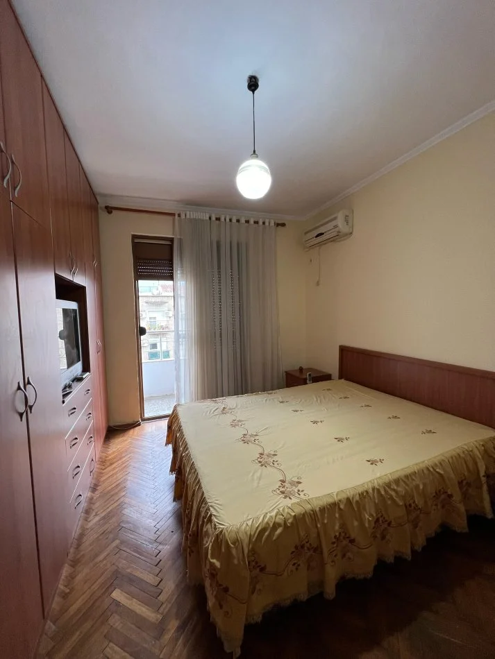 Tirane, shitet apartament 3+1+Aneks+Ballkon Kati 5, 100 m² 140.000 € 