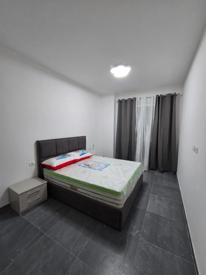 Tirane, jepet me qera apartament 2+1+post parkimi Kati 1, 90 m² 680 € (Tirana Uptown perballe Concord Center)