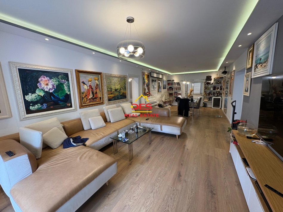 Vlore, shitet apartament+verande | Penthouse Kati 1, 285 m² 625.000 € (Rruga Gjergj Kastrioti)