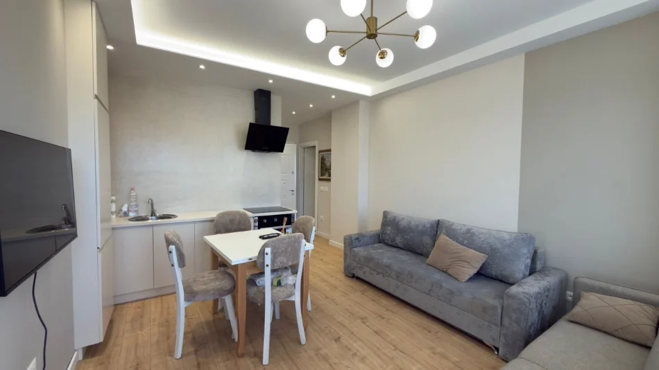 Tirane, jepet me qera apartament 1+1 Kati 8, 65 m² 600 € (Ali Demi)