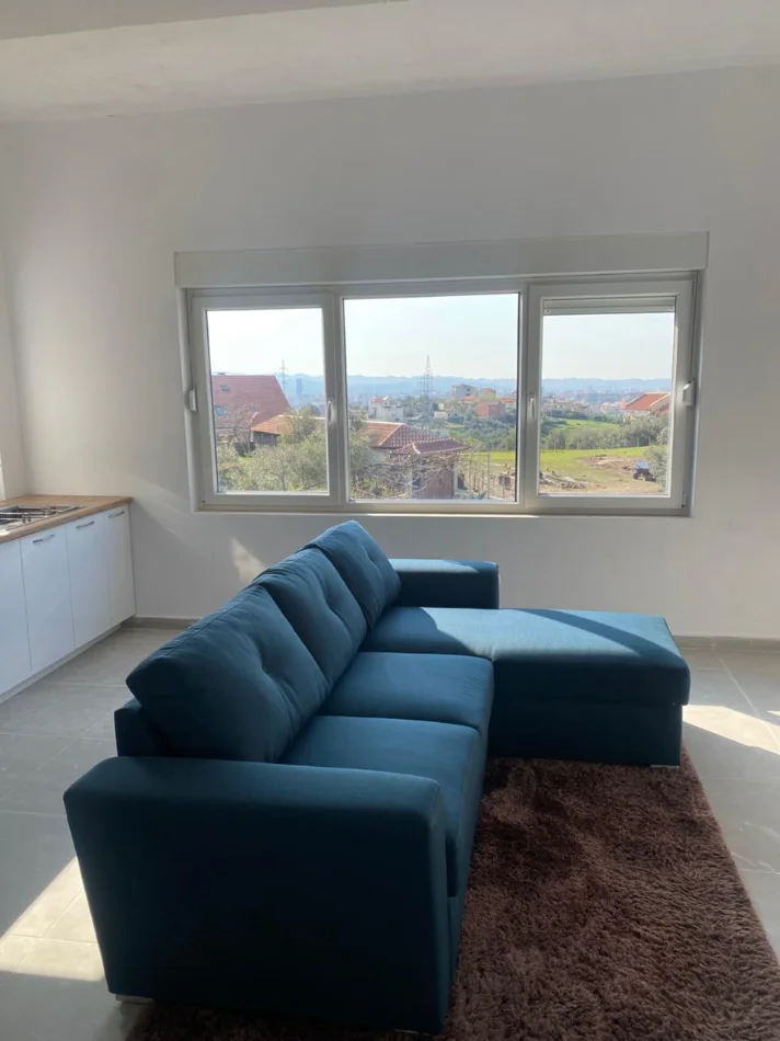 Tirane, jepet me qera apartament 2+1 Kati 3, 70 m² 500 € (Farke)