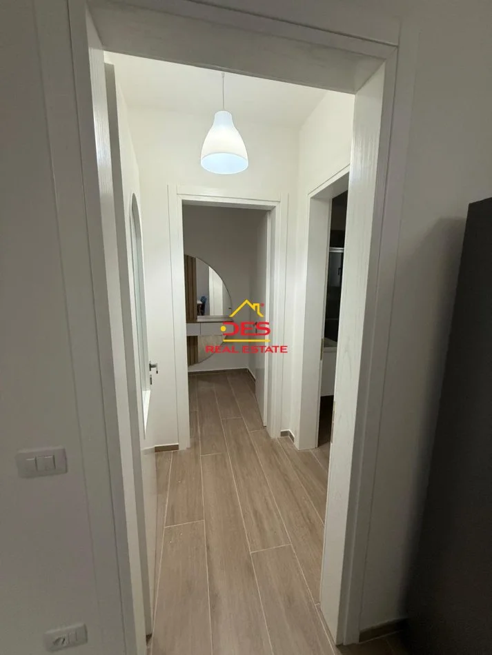 Radhime - Orikum, jepet me qera apartament 1+1+Ballkon Kati 3, 300 m² 300 € (Orikum, Vlorë)