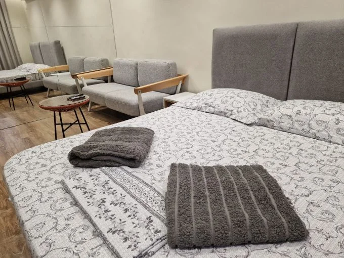 Tirane, jepet me qera garsonier Kati 2, 450 € (Pazari i ri)