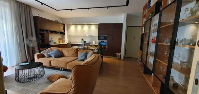 Tirane, shes apartament Kati 3, 150 m² 180.000 Euro (Rruga Hamdi Sina)