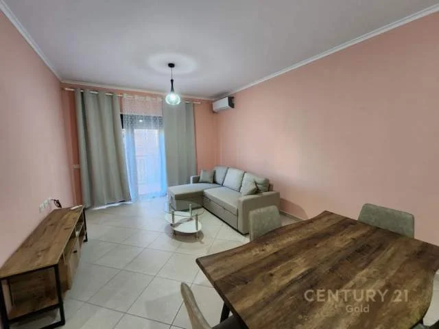 Tirane, jepet me qera apartament 2+1+BLK Kati 5, 102 m² 550 Euro (Green City)