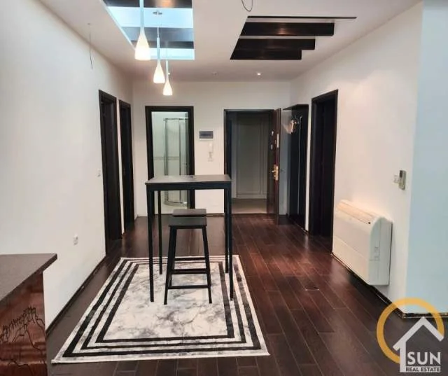 Shkoder, jepet me qera apartament 2+1+BLK Kati 9, 120 m² 400 Euro (BULEVARDI SKENDERBEU)