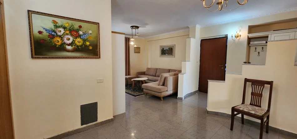 Tirane, jepet me qera 2+1+Aneks+Ballkon Kati 4, 100 m² 700 € (Lidhja)