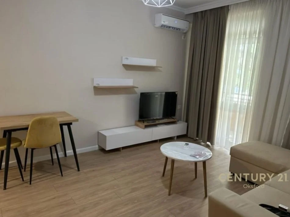 Shqiperi, jepet me qera apartament 1+1 Kati 7, 145 m² 520 € (Liqeni i Thatë! )