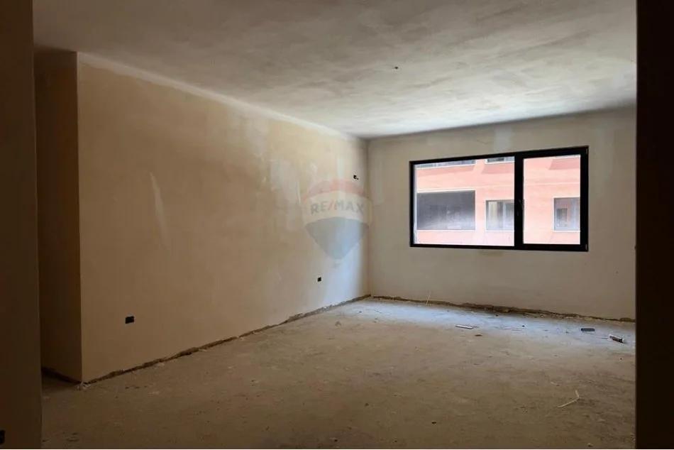 Tirane, shitet apartament Kati 1, 130 m² 233.820 € (Rruga e Elbasanit)