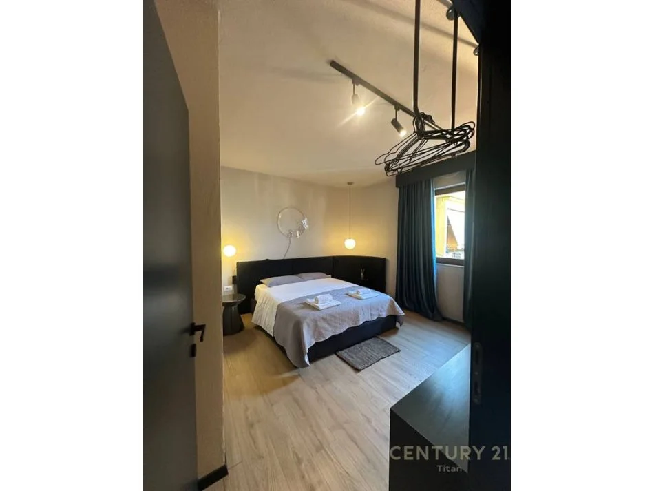 Tirane, jepet me qera apartament 1+1+Aneks+Ballkon Kati 14, 60 m² 650 € (Bulevardi "Zogu i Parë", Qendra, Tiranë)