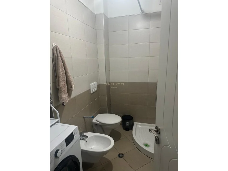 Tirane, jepet me qera apartament 2+1+Ballkon Kati 4, 76 m² 400 € (Fresku, pranë Ana Market, Tiranë)