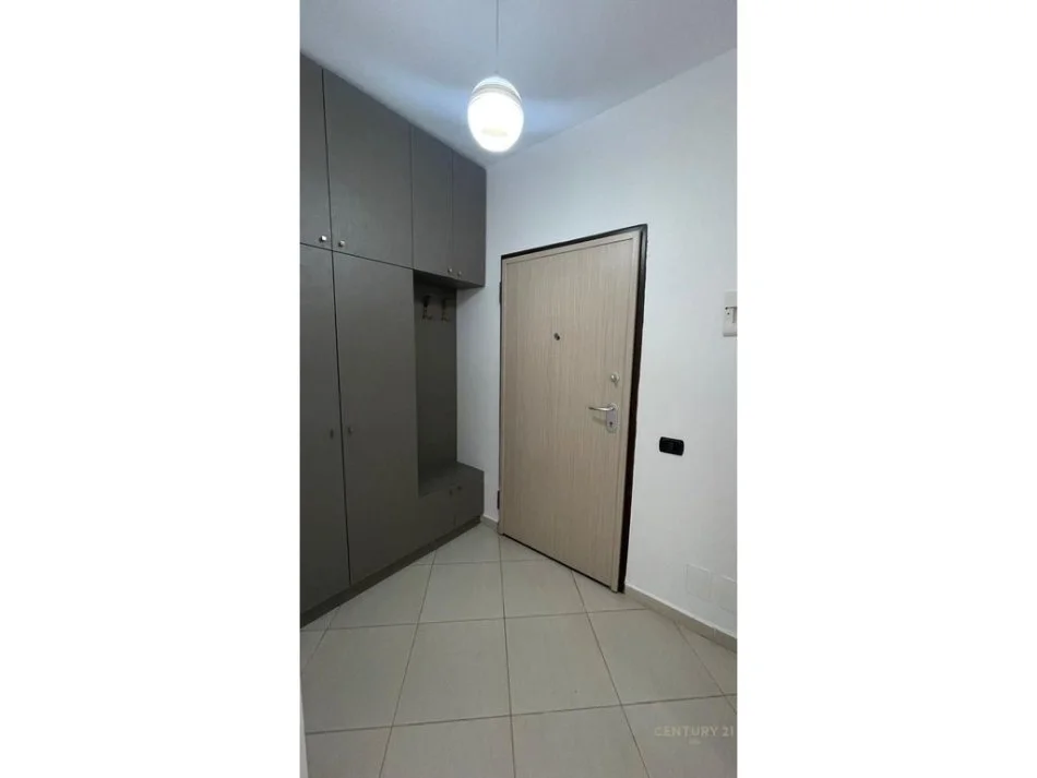 Tirane, jepet me qera apartament 2+1+Ballkon Kati 3, 104 m² 450 € (Hyrja e Freskut, Tiranë)