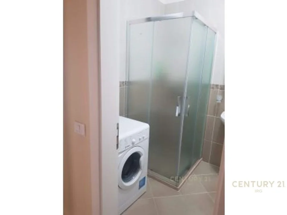 Apartament 1+1 me qera te Komuna e Parisit, 550 € / ne muaj