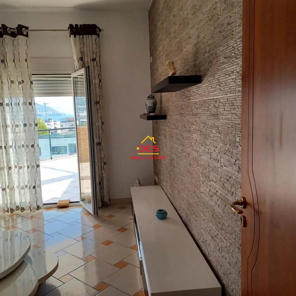 Vlore, jepet me qera apartament 3+1+Ballkon Kati 8, 120 m² 500 € (Rruga Kosova)