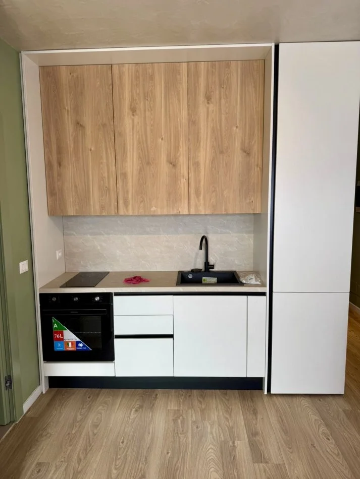 Tirane, jepet me qera apartament 1+1+Aneks+Ballkon Kati 7, 50 m² 500 € (Astir te Hotel Granda)