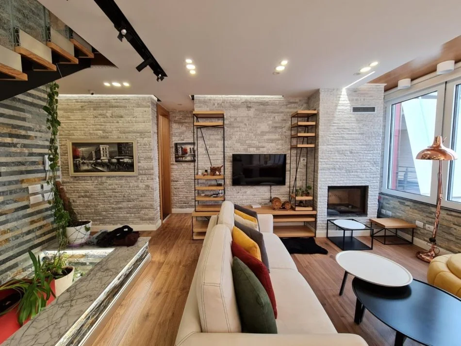 Tirane, shitet apartament duplex , 500.000 € 