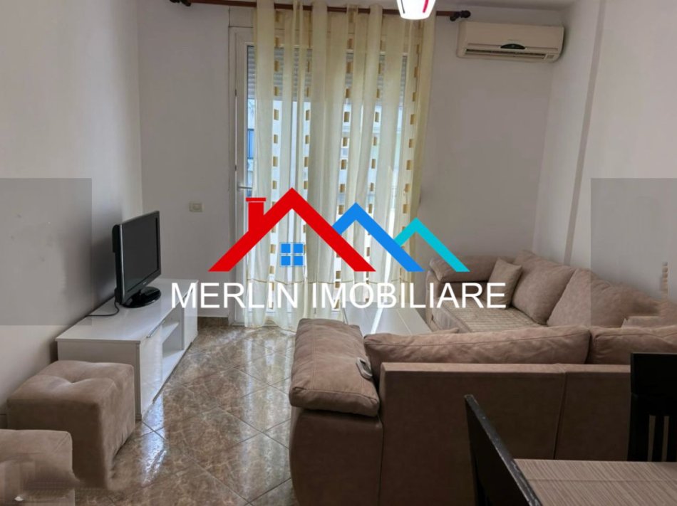 Tirane, jepet me qera apartament 1+1+Ballkon Kati 6, 60 m² 550 € (RRUGA NIKOLLA JORGA)