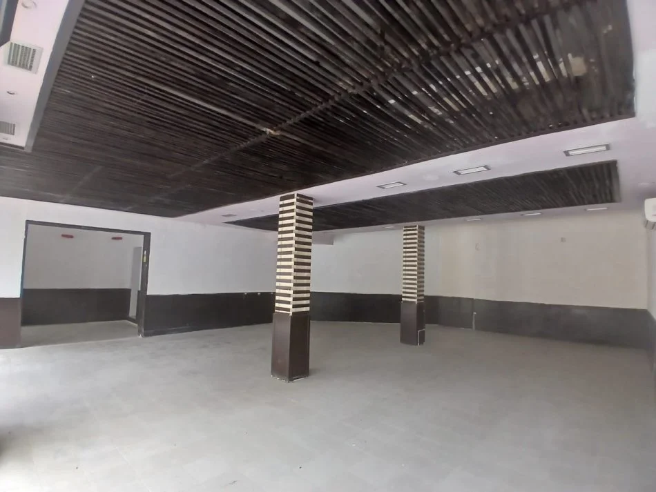 Tirane, shitet ambjent biznesi Kati 0, 148 m² 250.000 € (Alidemi)