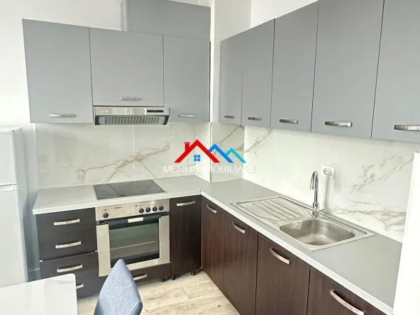 Tirane, jepet me qera apartament 1+1+Ballkon Kati 9, 59 m² 466 € (RRUGA KOLE KOCI,YZBERISHT)