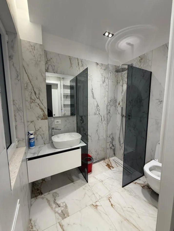 Tirane, shitet 1+1+Ballkon Kati 8, 70 m² (tek Kompleksi Delijorgji)