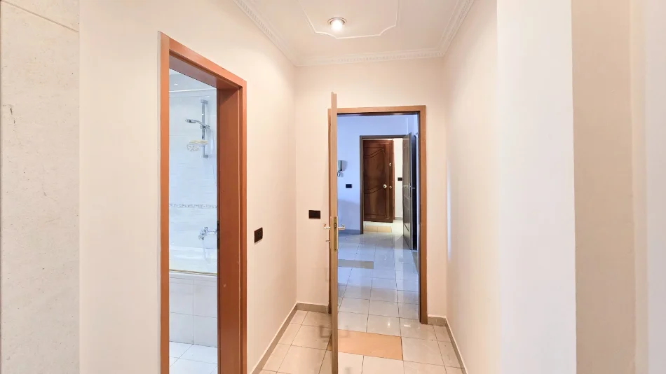 Tirane, jepet me qera apartament 2+1 Kati 6, 117 m² 1.200 € 