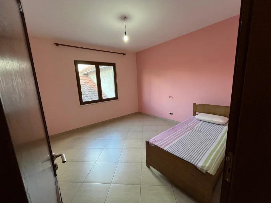 Tirane, jepet me qera apartament 2+1 Kati 2, 100 m² 500 € (Kodra e Priftit)