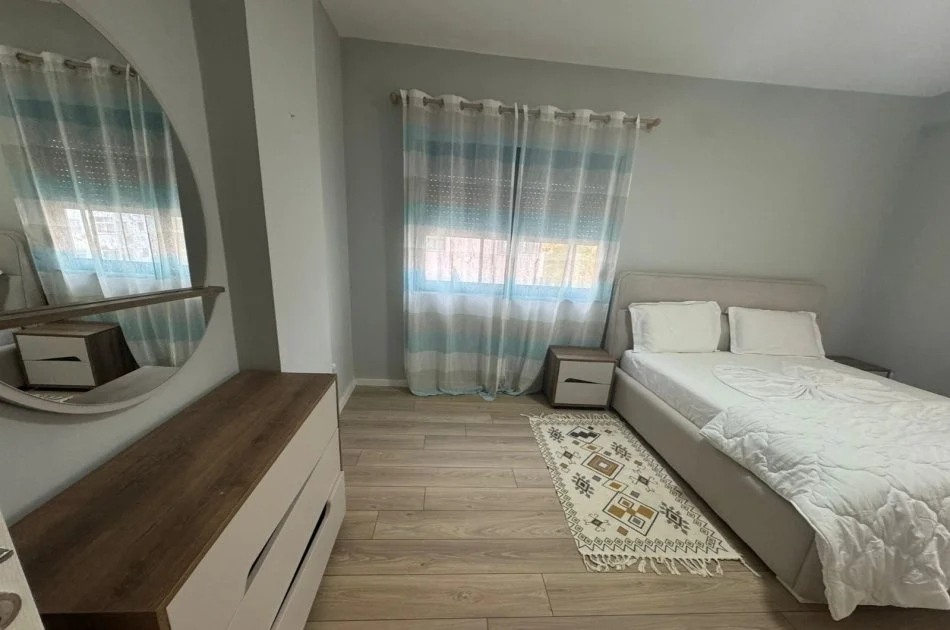 Tirane, jepet me qera apartament 2+1+Ballkon Kati 4, 100 m² 500 € (rruga e thesarit)