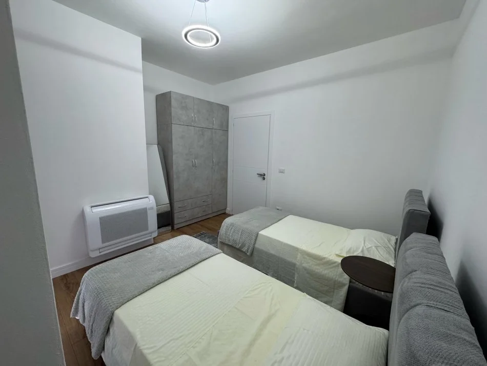 Tirane, jepet me qera apartament 2+1 Kati 7, 92 m² 800 € (Rruga 5 Maji)