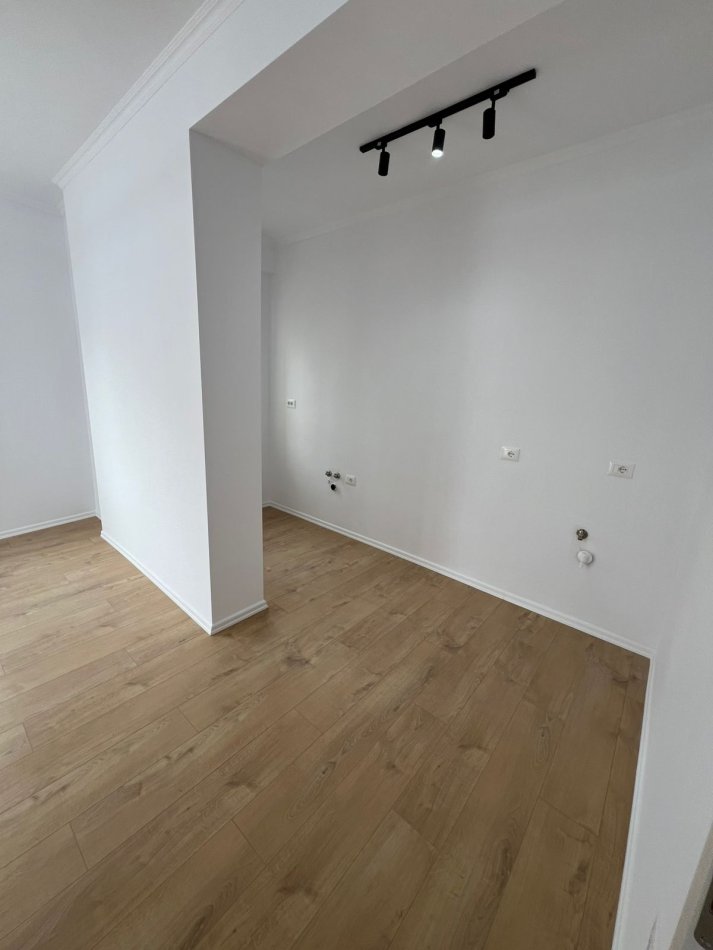 Tirane, shitet apartament 1+1 Kati 4, 60 m² 930.000 € (unaze e re)