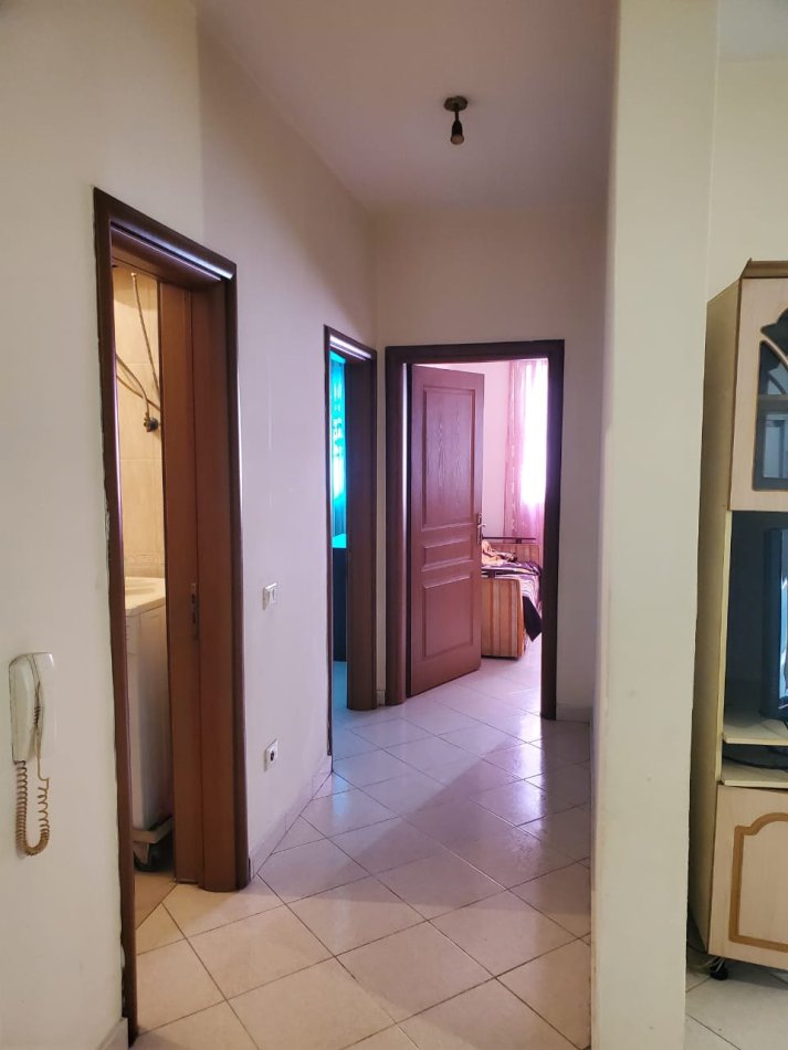 Tirane, shitet apartament 2+1 Kati 2, 98 m² 96.000 € (rruga ardeno)