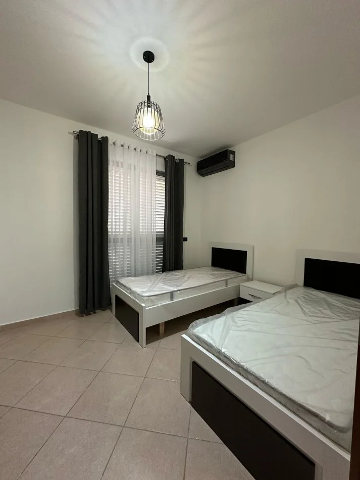 Tirane, jepet me qera apartament 2+1 Kati 3, 100 m² 500 € (MISTO MAME)