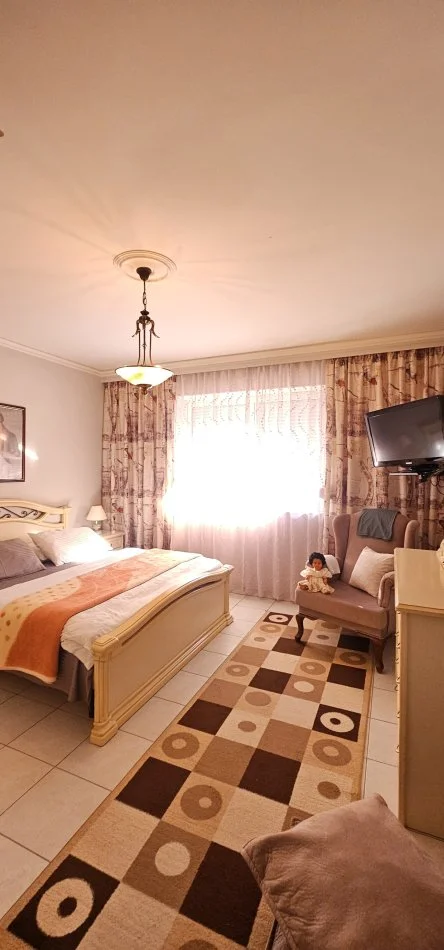 Tirane, shes apartament 3+1+Ballkon Kati 2, 150 m² 330.000 € (Komuna e Parisit)