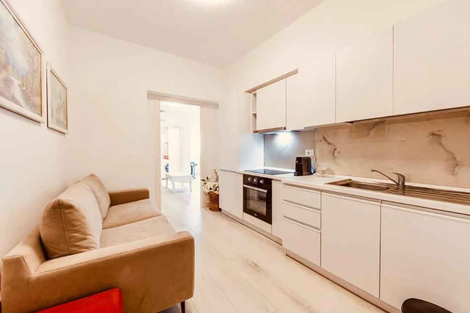 Tirane, shitet apartament 1+1 Kati 4, 50 m² 175.000 € (Blloku)