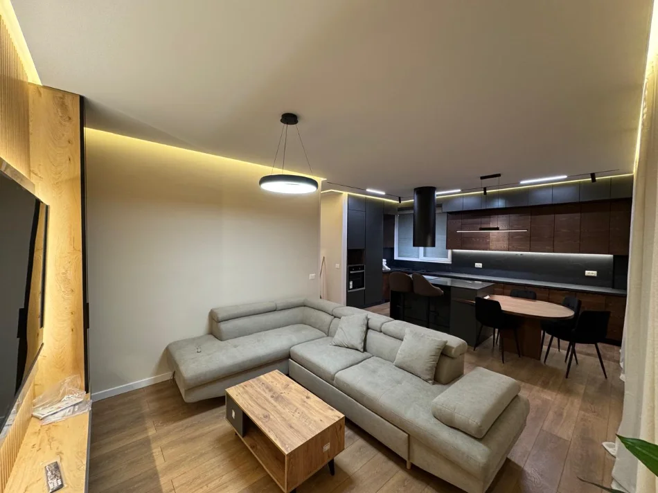 Tirane, jepet me qera apartament 2+1 Kati 3, 120 m² 1.100 € (Kopshti Botanik)