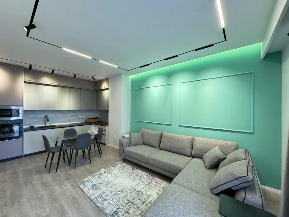 Tirane, jepet me qera 2+1+Ballkon Kati 2, 102 m² 750 € (Kompleksi IBN, Ish Fusha e Aviacionit)