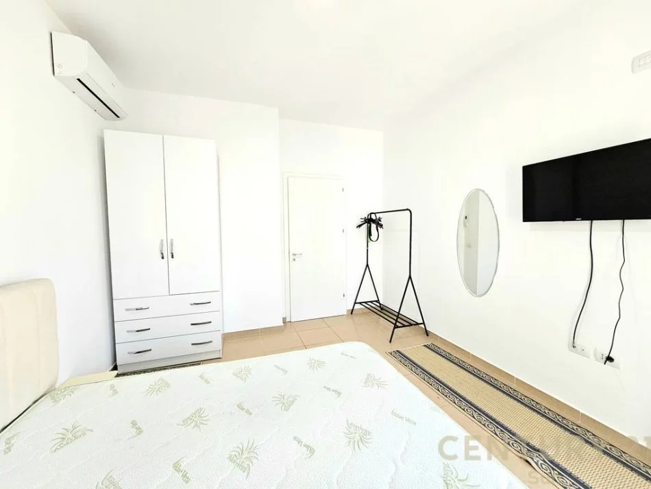Tirane, jepet me qera apartament 1+1+Ballkon Kati 3, 72 m² 550 € (Pazari i Ri)