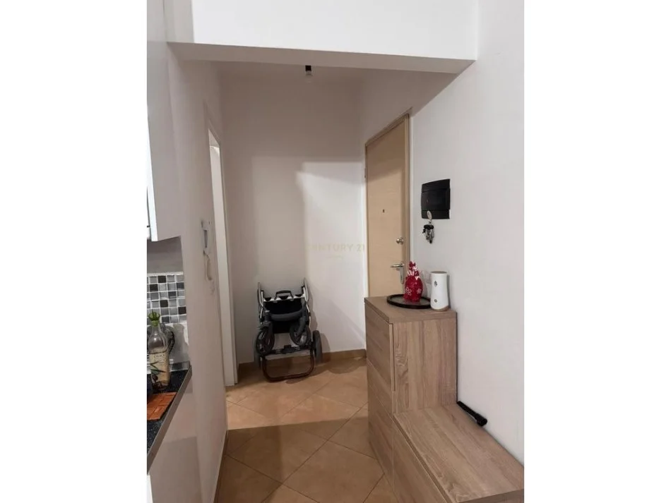 Tirane, jepet me qera apartament 2+1+Ballkon Kati 4, 76 m² 400 € (Fresku, pranë Ana Market, Tiranë)