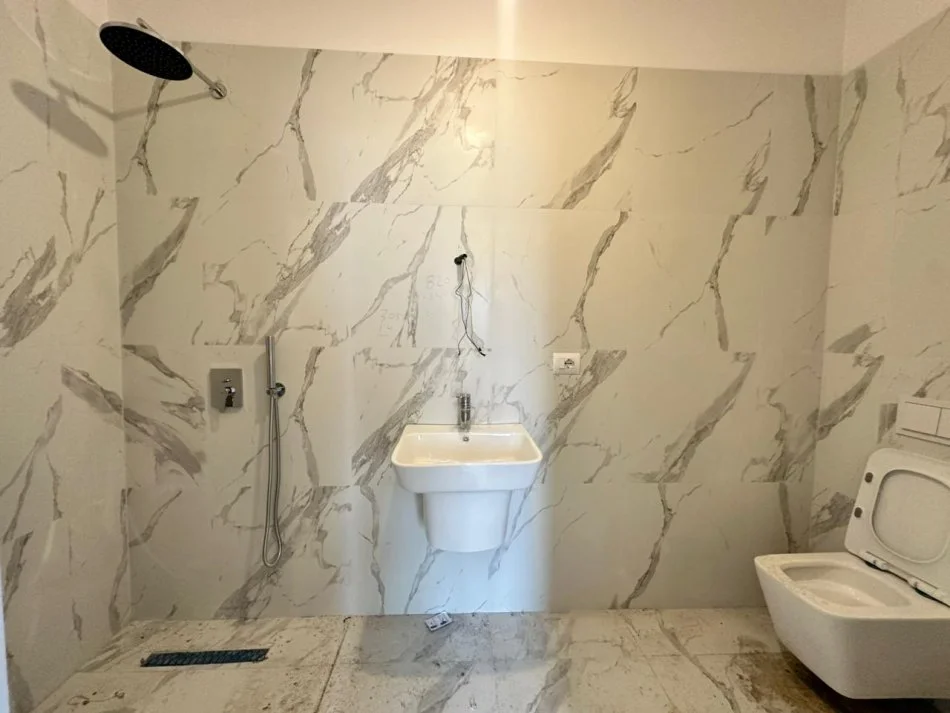 Tirane, shitet apartament 2+1 Kati 3, 103 m² 293.000 € (Rruga e Barrikadave)