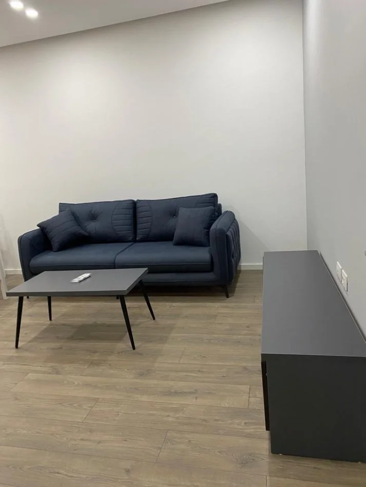 Tirane, jepet me qera apartament 1+1+Ballkon Kati 2, 65 m² 450 € (Kodra e Diellit)