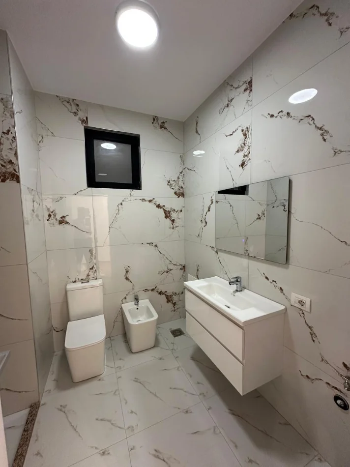 Tirane, shitet apartament 2+1 Kati 4, 106 m² 273.000 € (Liqeni i Thate , Rruga Hamdi Garunja)
