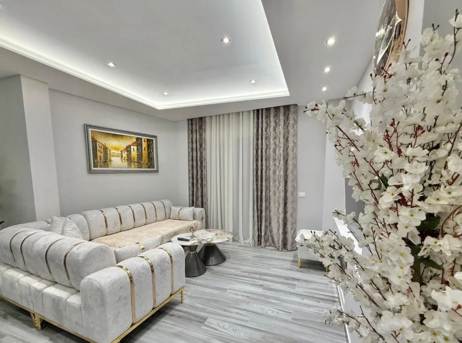 Tirane, jepet me qera apartament 2+1 Kati 4, 110 m² 550 € (Rezidenca Jaho/Fresk)